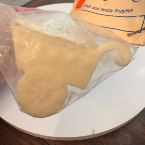 Vintage Dollhouse Plastic Wheelbarrow Accessory - Picture 2 of 6